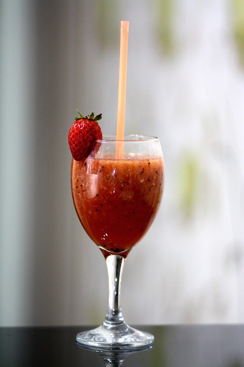 smoothies, strawberry, glass, desert, fruit, drink, healthy, berry, fresh, juice, diet, nature, organic, cocktail, dessert, juicy, raw, liquid-785679.jpg
